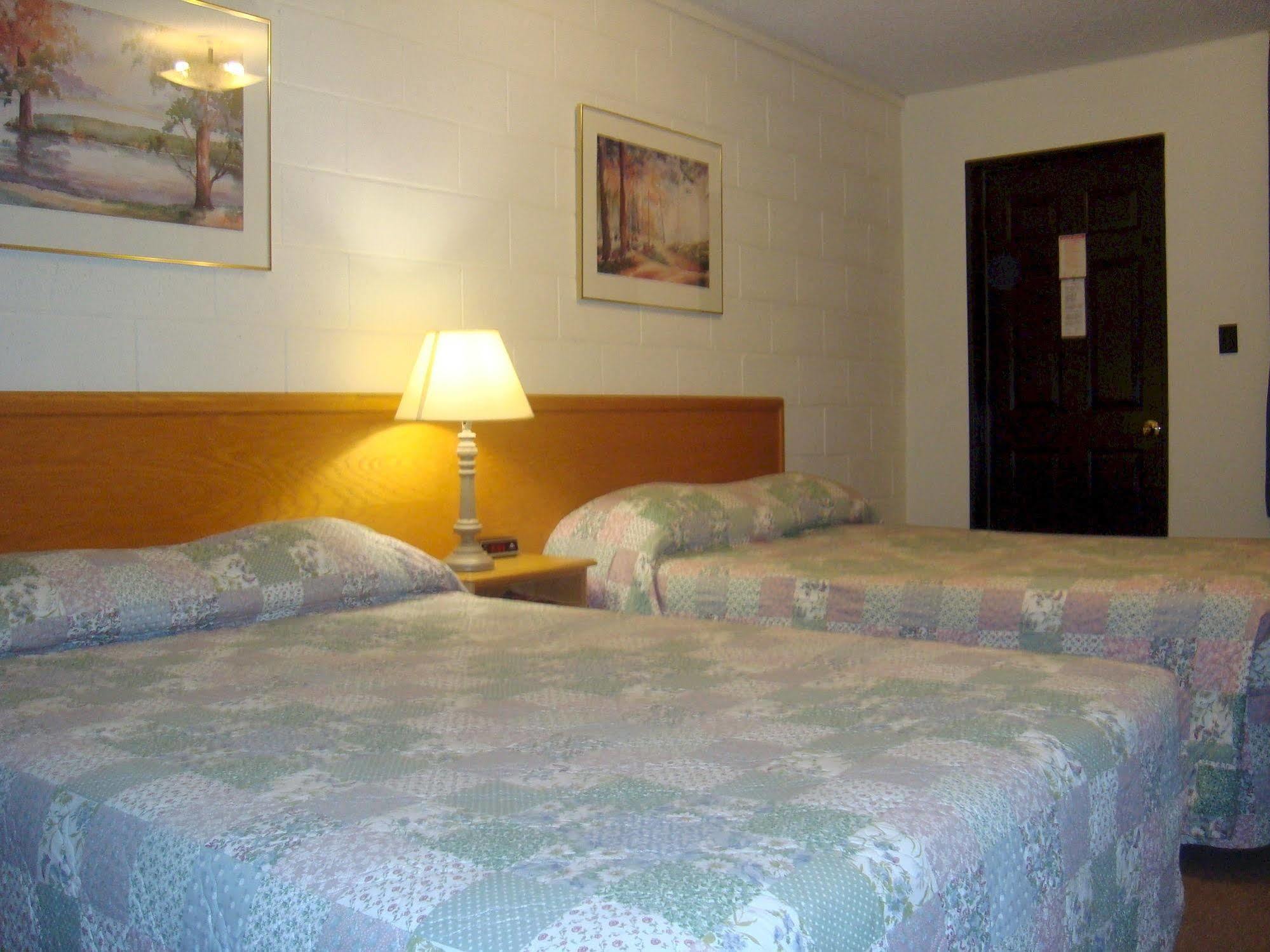 Cedar Lane Motel Брейсбридж Экстерьер фото
